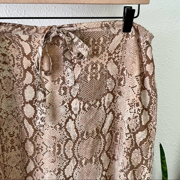 Acacia Cambodia silk pants in Python - Picture 6 of 9